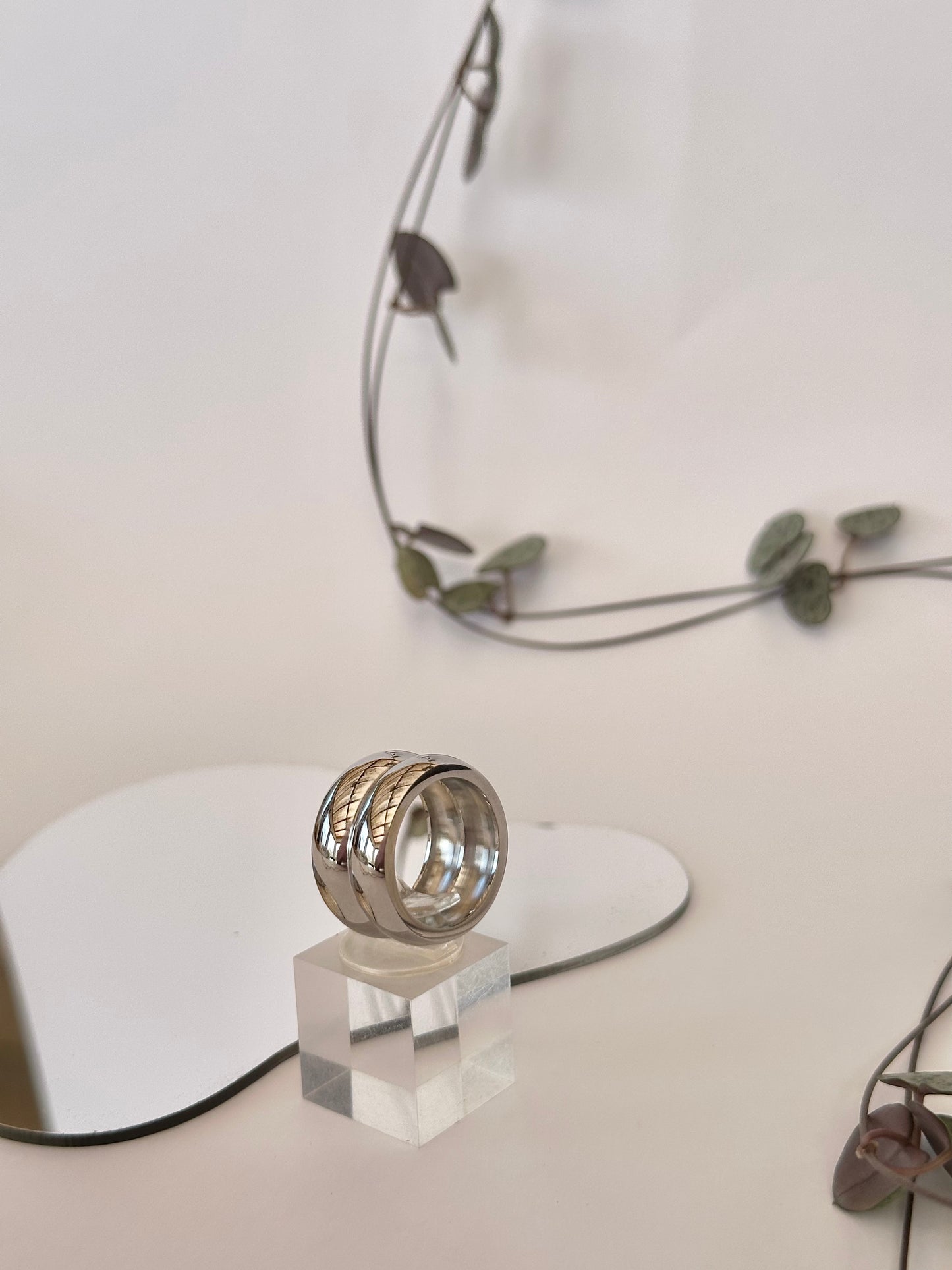CASTANEA RING