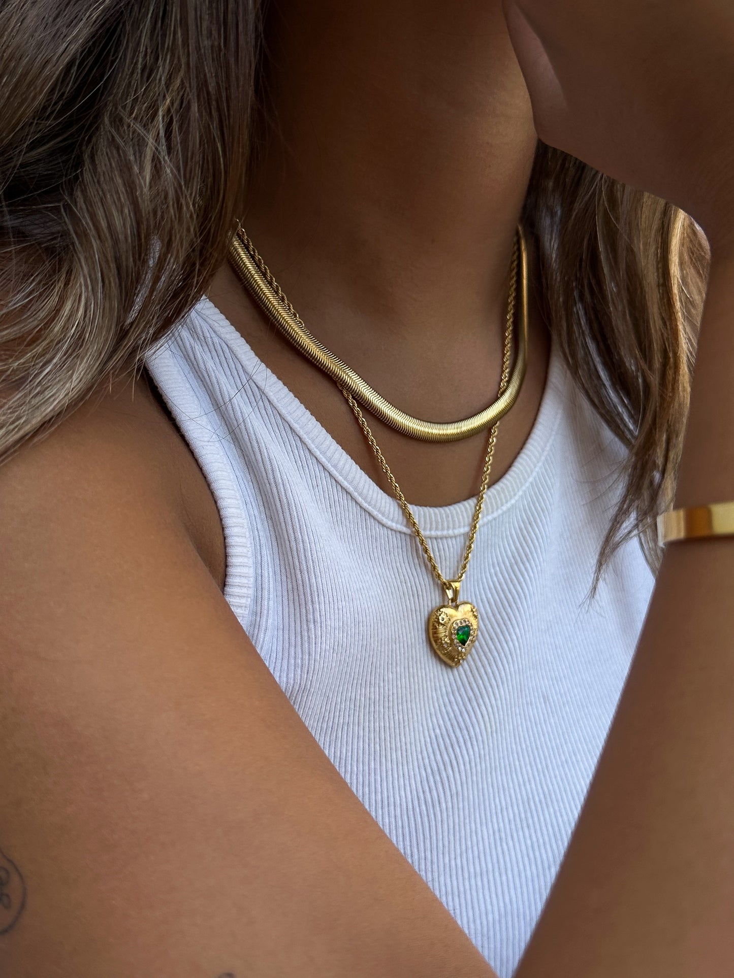 COLLAR ROSE